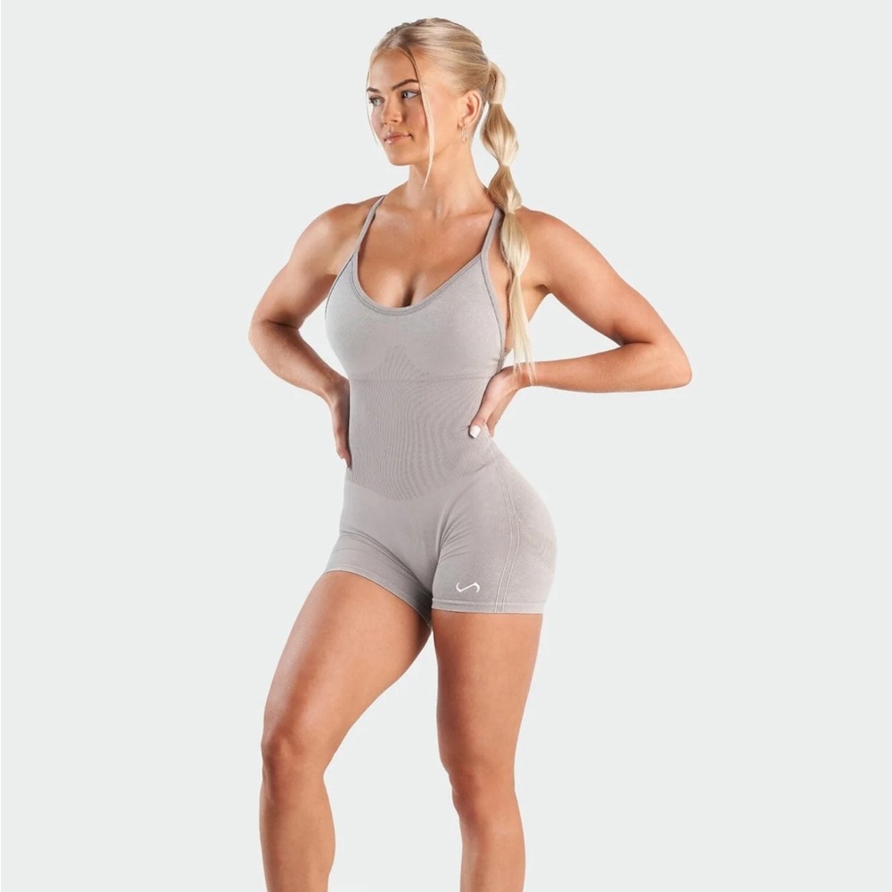 LTF SCULPT SEAMLESS SCRUNCH BUTT ONESIE